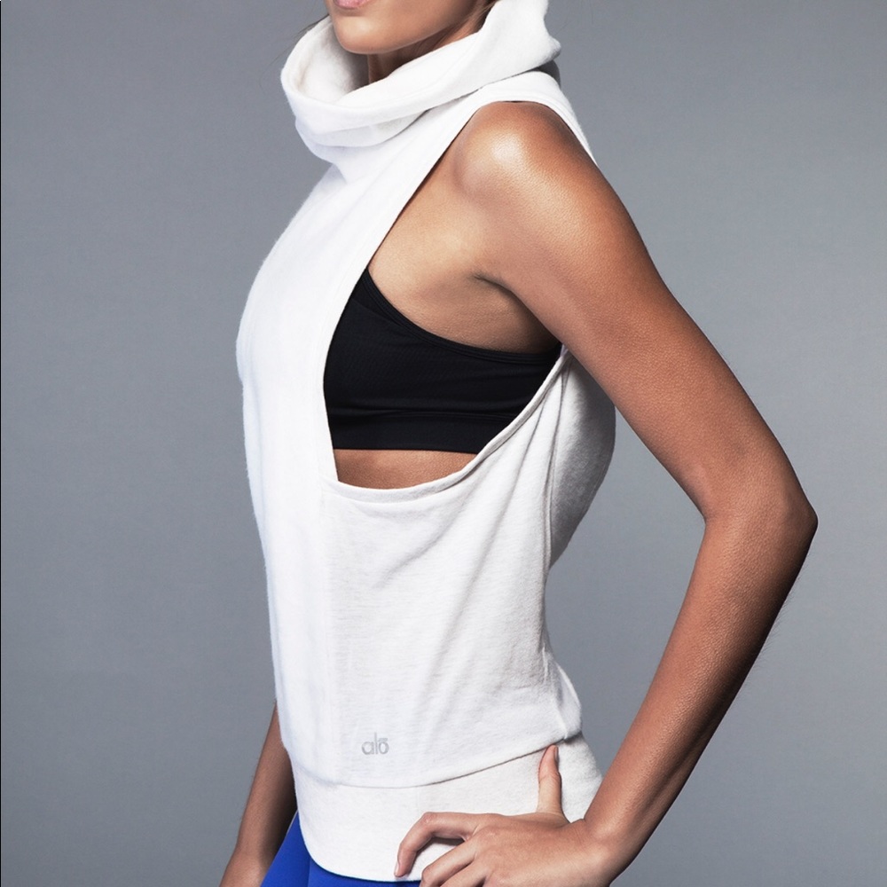 ALO Yoga Sweater Vest Pullover - Picture 6 of 7
